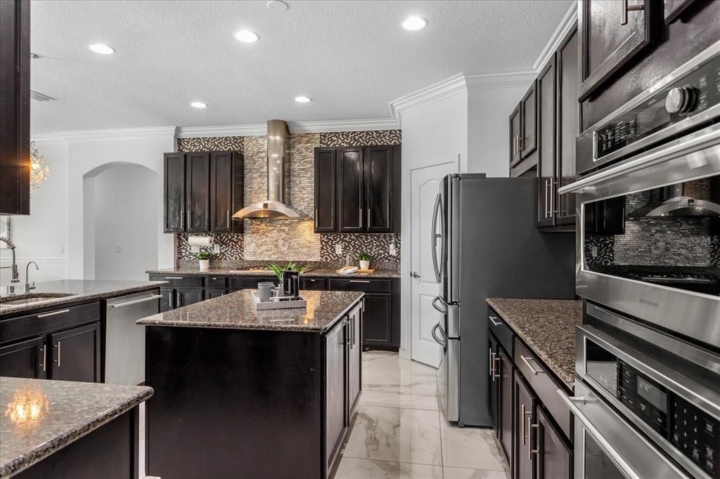 For Sale: $1,095,000 (7 beds, 5 baths, 5106 Square Feet)