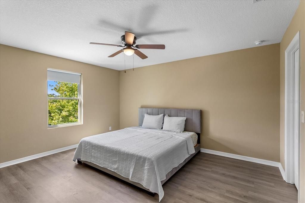 For Sale: $1,095,000 (7 beds, 5 baths, 5106 Square Feet)