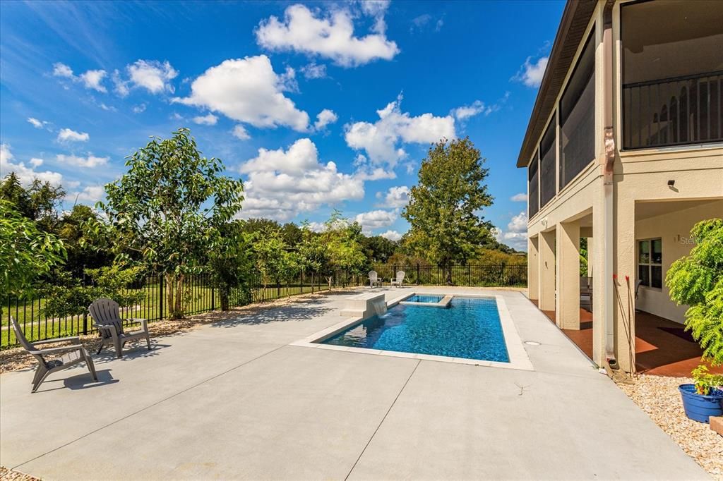 For Sale: $1,095,000 (7 beds, 5 baths, 5106 Square Feet)