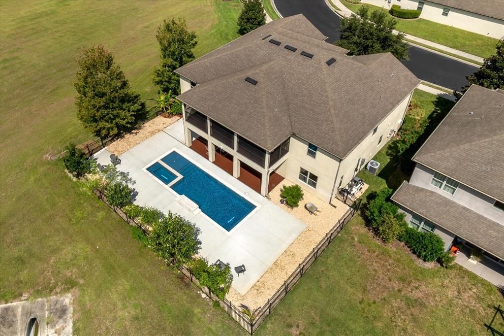 For Sale: $1,095,000 (7 beds, 5 baths, 5106 Square Feet)