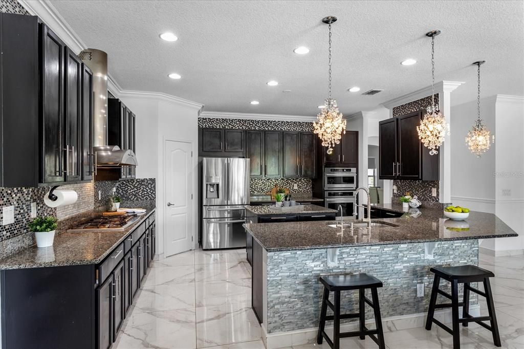 For Sale: $1,095,000 (7 beds, 5 baths, 5106 Square Feet)