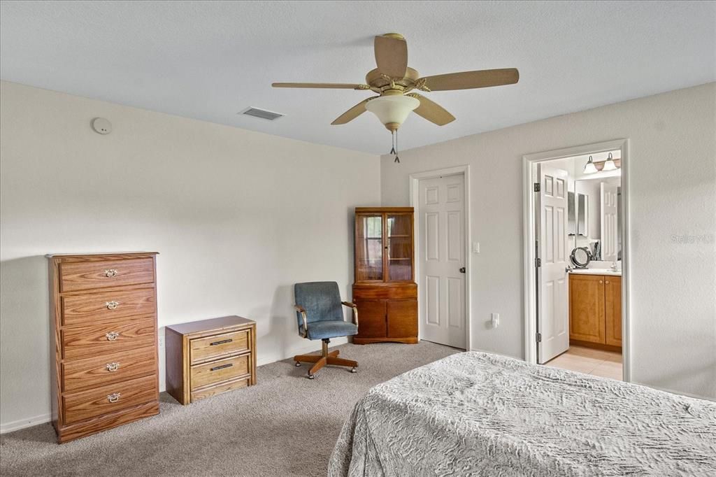 For Sale: $499,900 (3 beds, 2 baths, 1324 Square Feet)