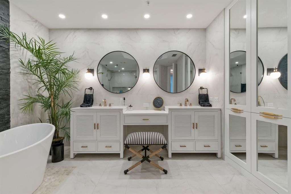 В аренду: $28,000 (3 спален, 3 ванн, 3302 Квадратных фут)