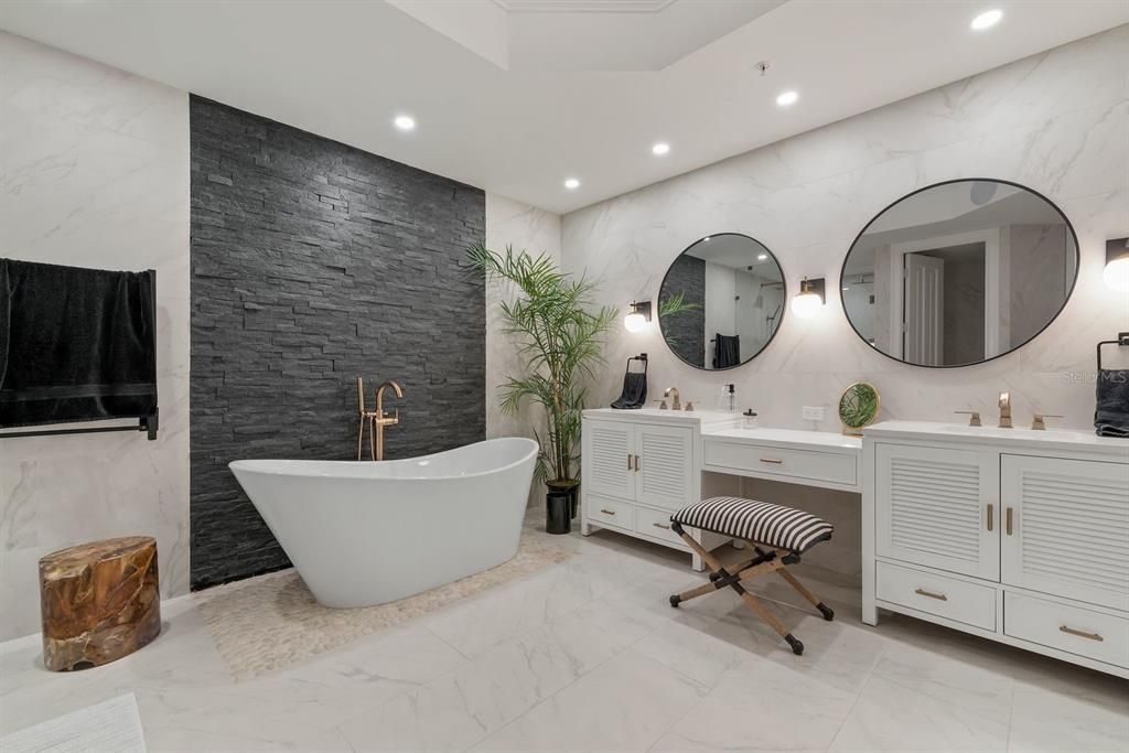 В аренду: $28,000 (3 спален, 3 ванн, 3302 Квадратных фут)