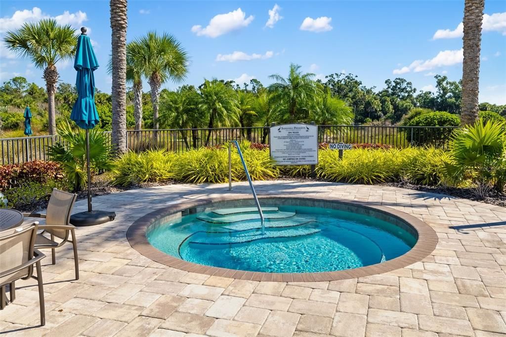 Activo con contrato: $899,000 (4 camas, 4 baños, 3691 Pies cuadrados)