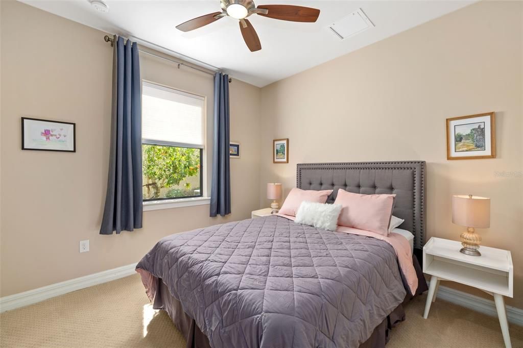 Activo con contrato: $899,000 (4 camas, 4 baños, 3691 Pies cuadrados)