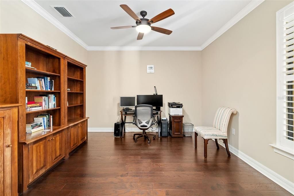 Activo con contrato: $899,000 (4 camas, 4 baños, 3691 Pies cuadrados)