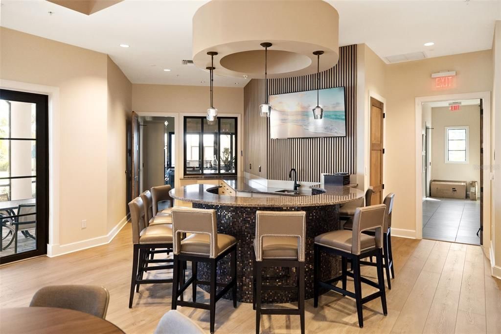 Activo con contrato: $899,000 (4 camas, 4 baños, 3691 Pies cuadrados)