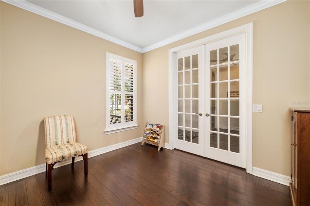 Activo con contrato: $899,000 (4 camas, 4 baños, 3691 Pies cuadrados)