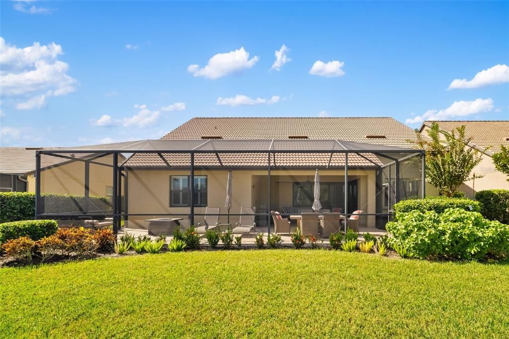 Activo con contrato: $899,000 (4 camas, 4 baños, 3691 Pies cuadrados)