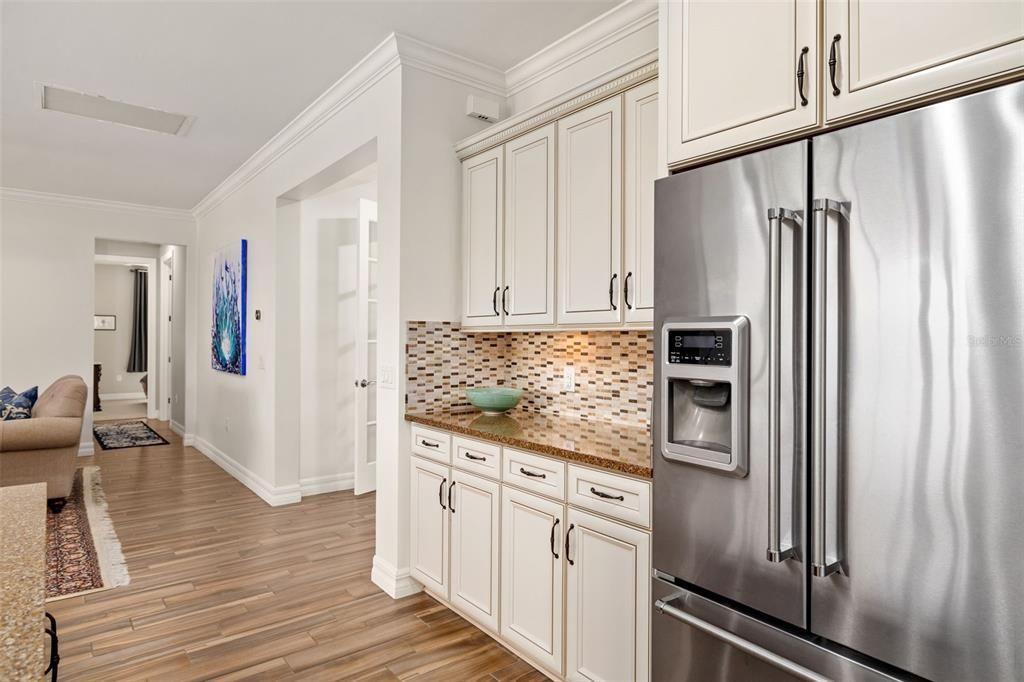 Activo con contrato: $899,000 (4 camas, 4 baños, 3691 Pies cuadrados)