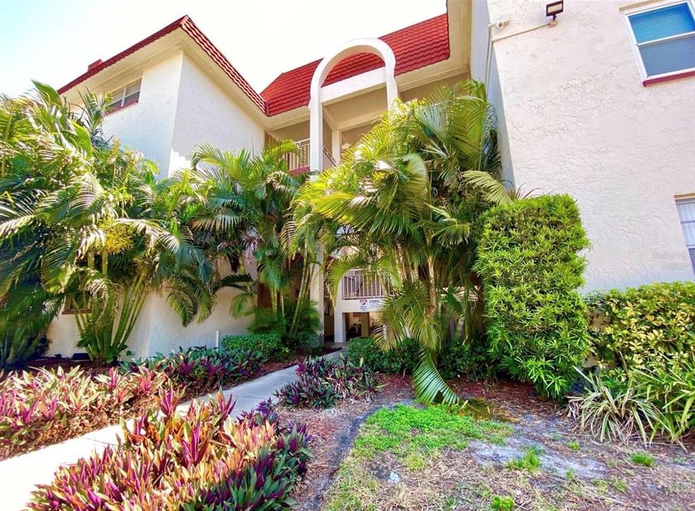 Activo con contrato: $109,900 (2 camas, 1 baños, 905 Pies cuadrados)