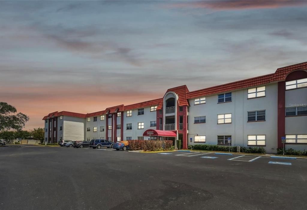 Activo con contrato: $109,900 (2 camas, 1 baños, 905 Pies cuadrados)