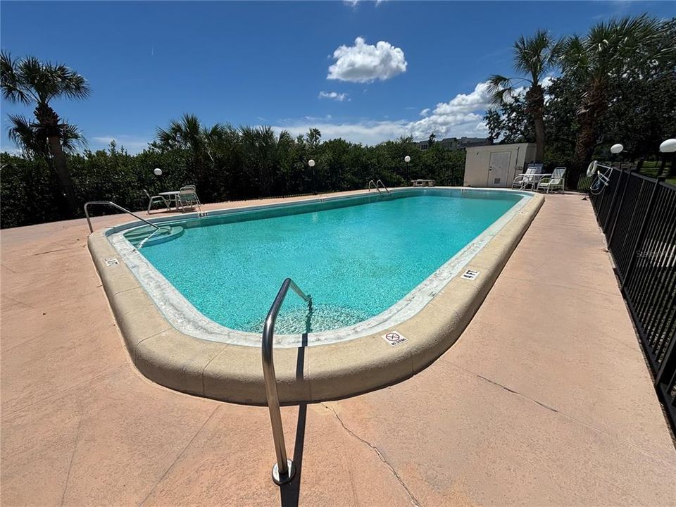 Activo con contrato: $109,900 (2 camas, 1 baños, 905 Pies cuadrados)