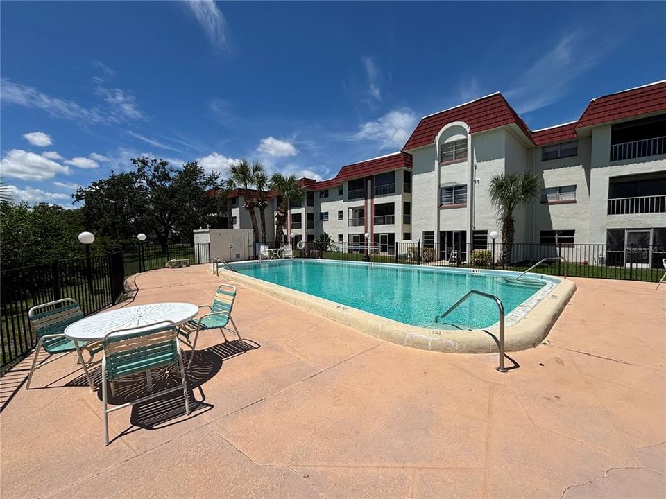 Activo con contrato: $109,900 (2 camas, 1 baños, 905 Pies cuadrados)