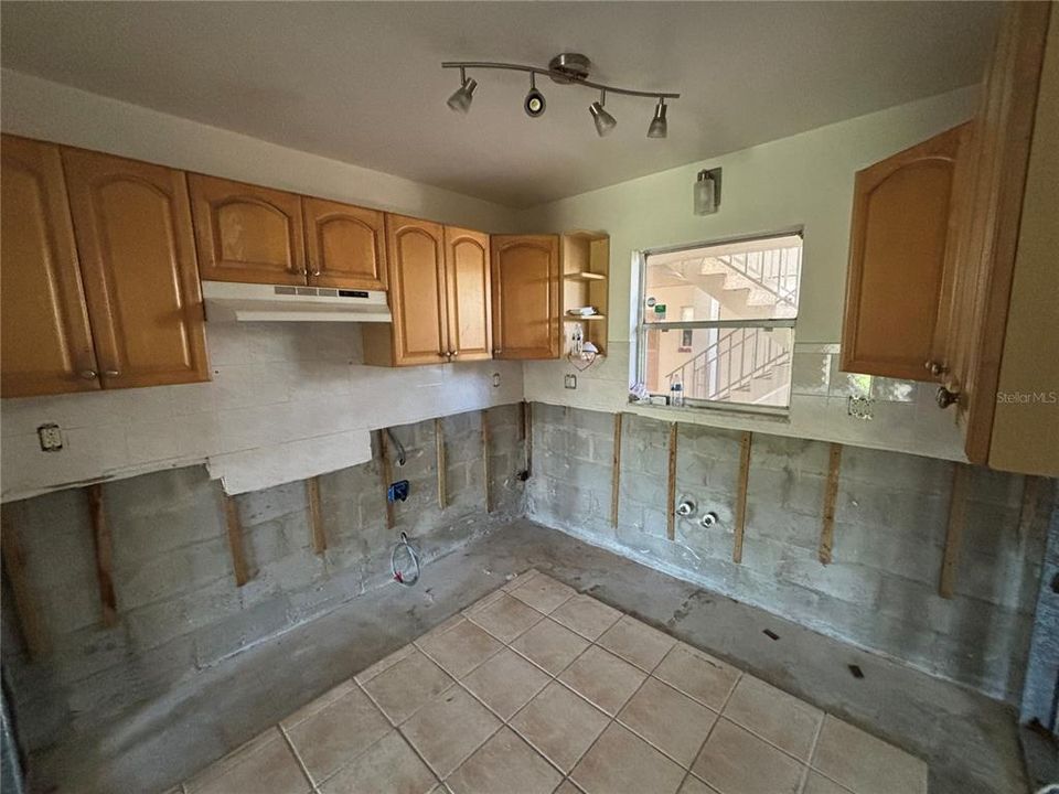 Activo con contrato: $109,900 (2 camas, 1 baños, 905 Pies cuadrados)