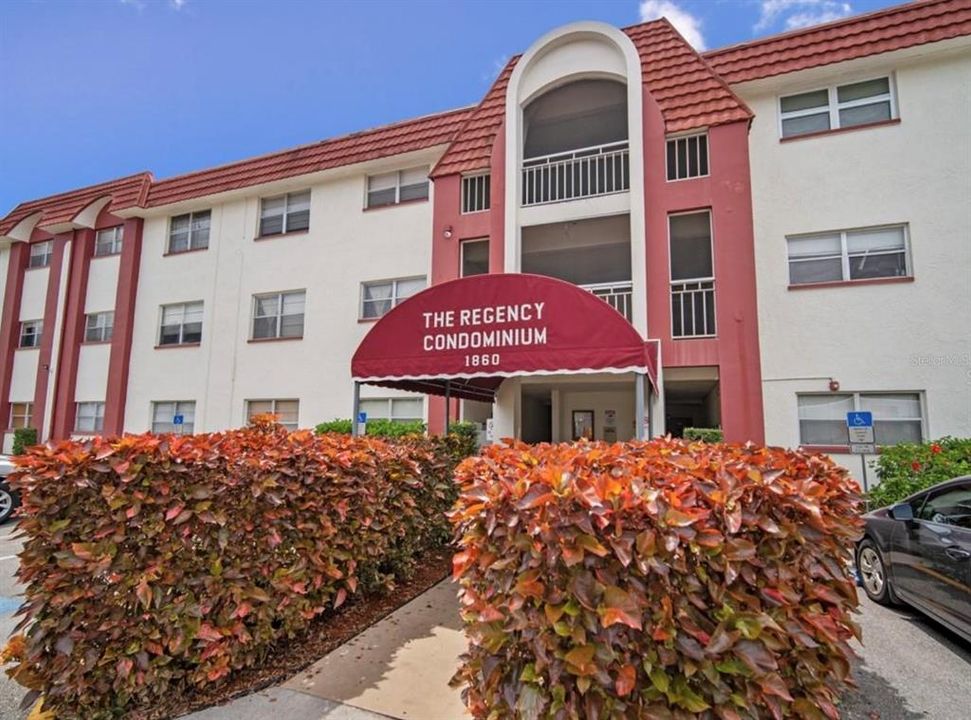 Activo con contrato: $109,900 (2 camas, 1 baños, 905 Pies cuadrados)