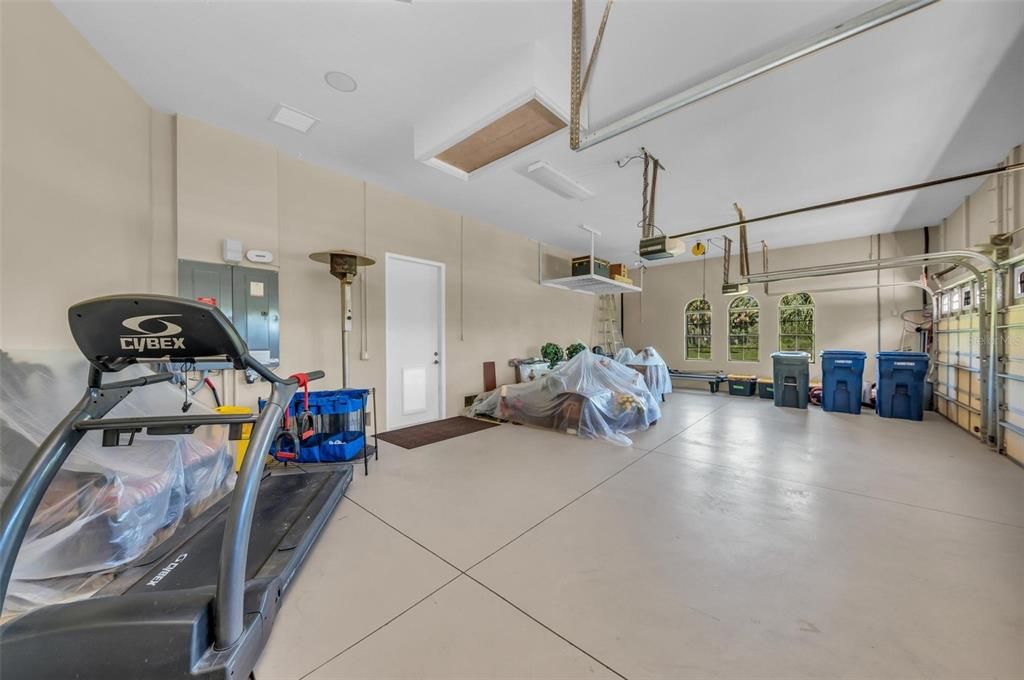 For Rent: $13,500 (4 beds, 4 baths, 5726 Square Feet)