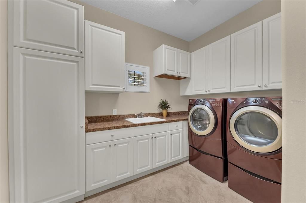 For Rent: $13,500 (4 beds, 4 baths, 5726 Square Feet)