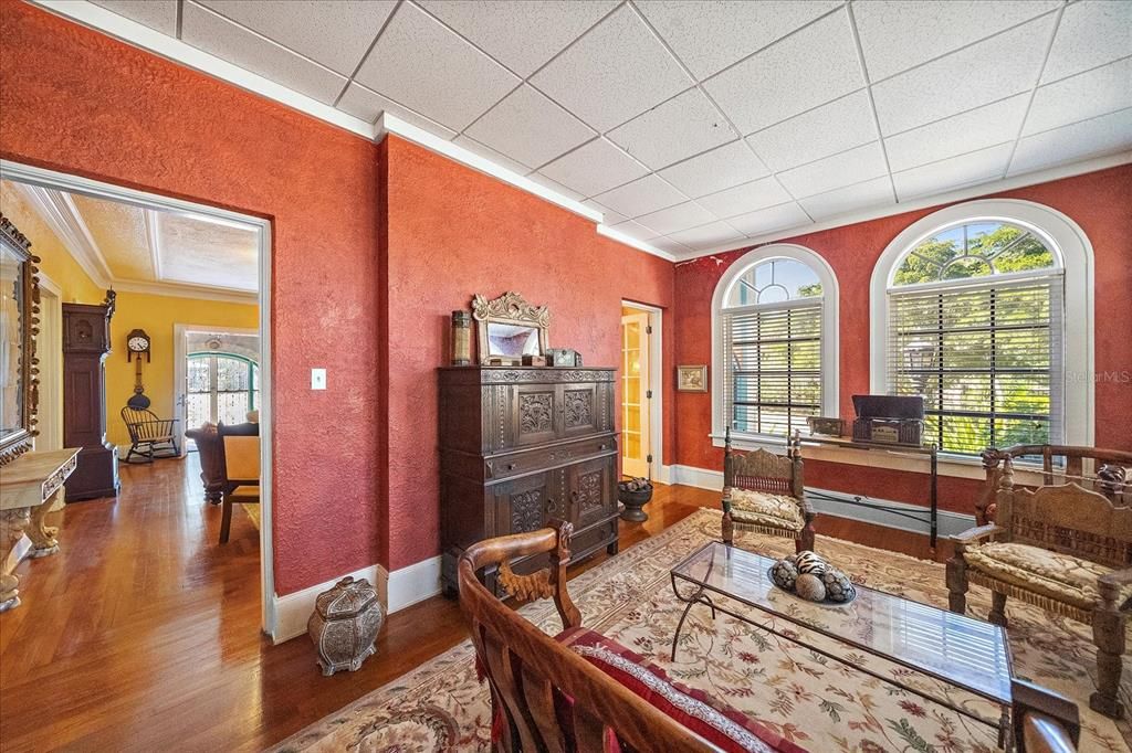 For Sale: $2,000,000 (6 beds, 5 baths, 4512 Square Feet)