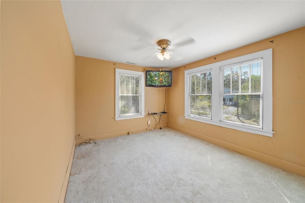 For Sale: $2,000,000 (6 beds, 5 baths, 4512 Square Feet)