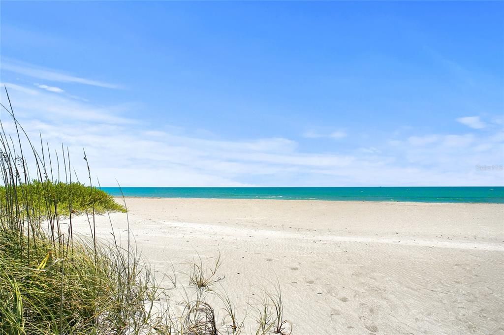 For Sale: $2,000,000 (6 beds, 5 baths, 4512 Square Feet)