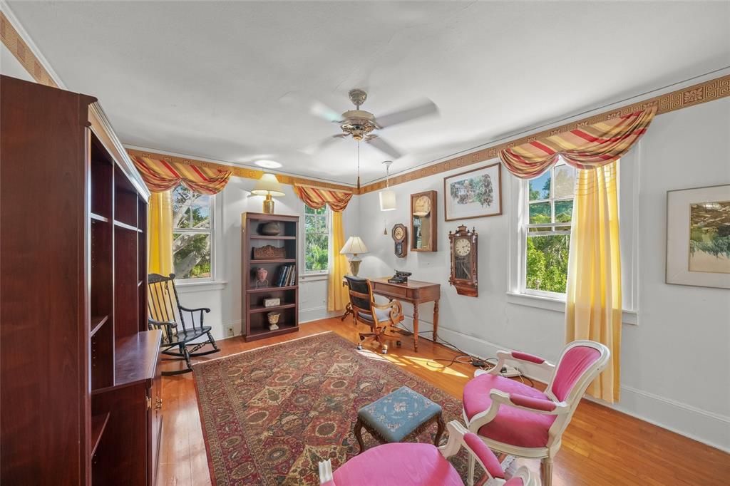 For Sale: $2,000,000 (6 beds, 5 baths, 4512 Square Feet)