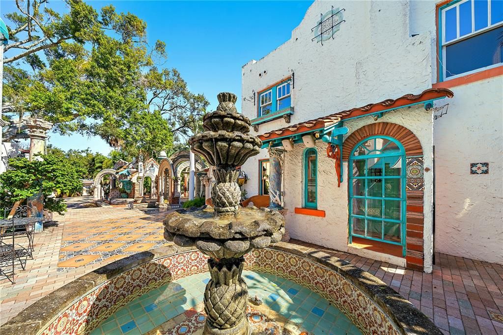 For Sale: $2,000,000 (6 beds, 5 baths, 4512 Square Feet)