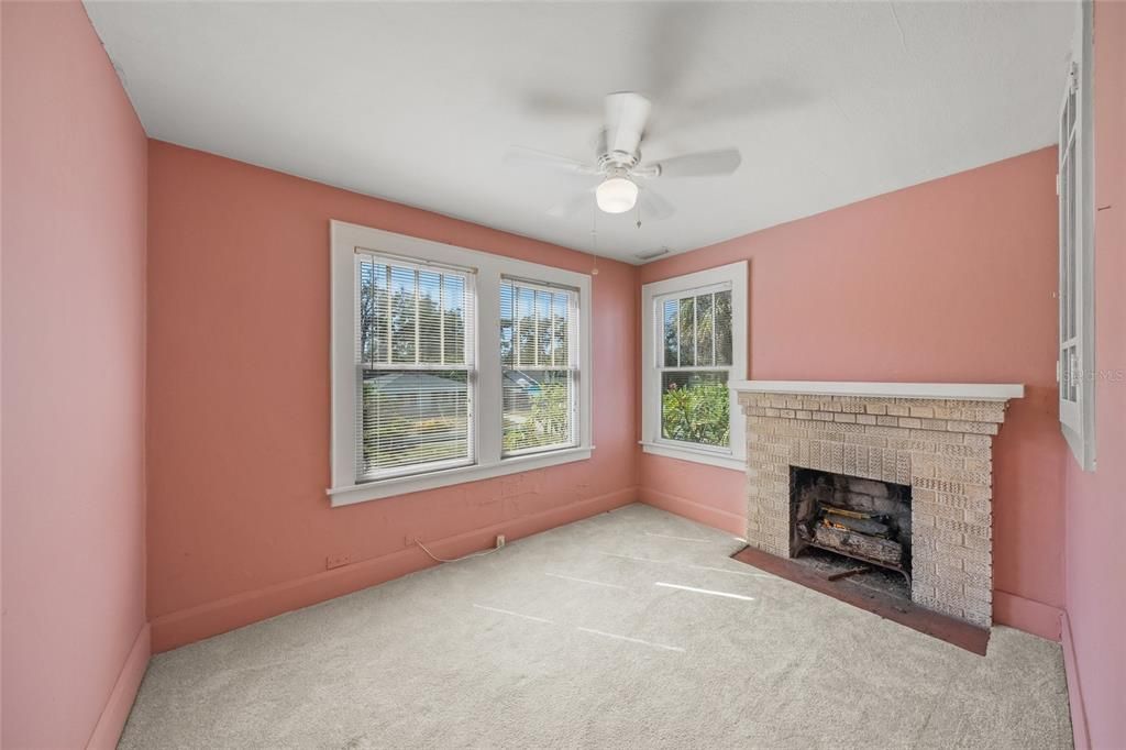 For Sale: $2,000,000 (6 beds, 5 baths, 4512 Square Feet)