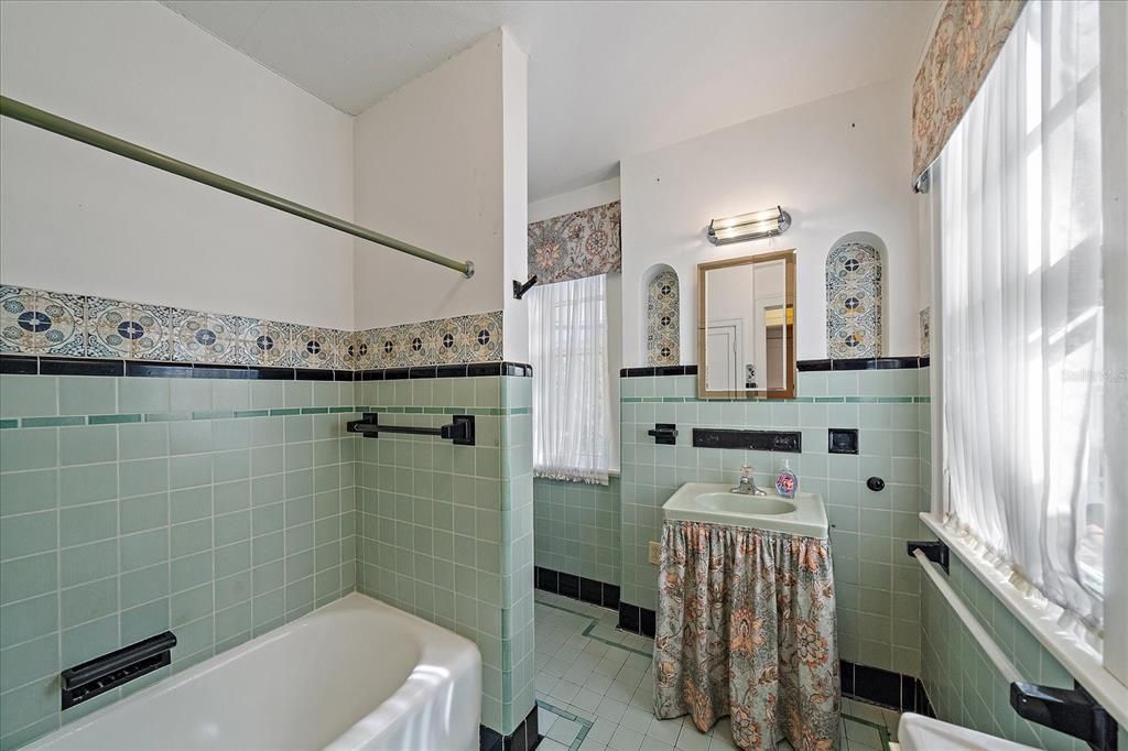 For Sale: $2,000,000 (6 beds, 5 baths, 4512 Square Feet)