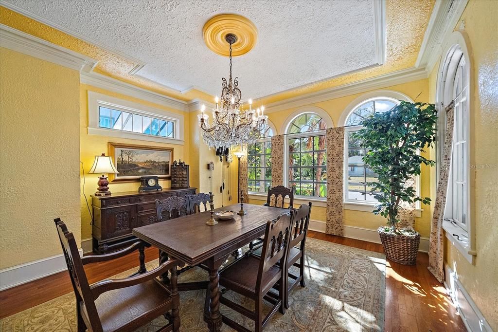 For Sale: $2,000,000 (6 beds, 5 baths, 4512 Square Feet)