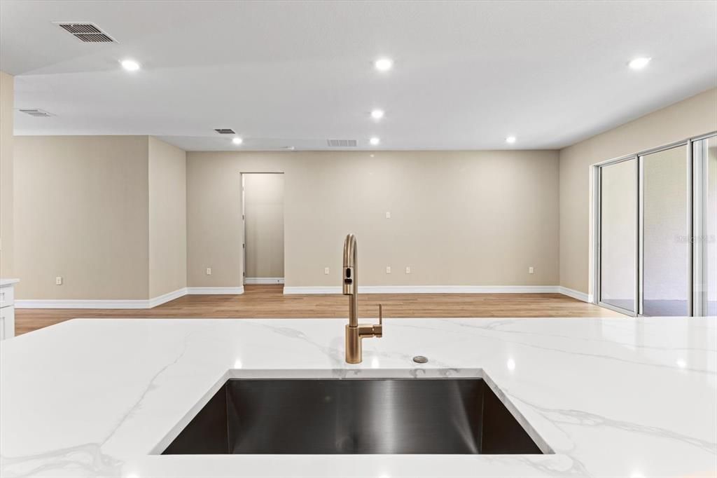 Active With Contract: $475,000 (4 beds, 3 baths, 2478 Square Feet)