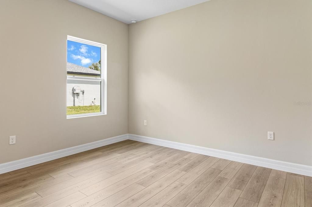 Active With Contract: $475,000 (4 beds, 3 baths, 2478 Square Feet)