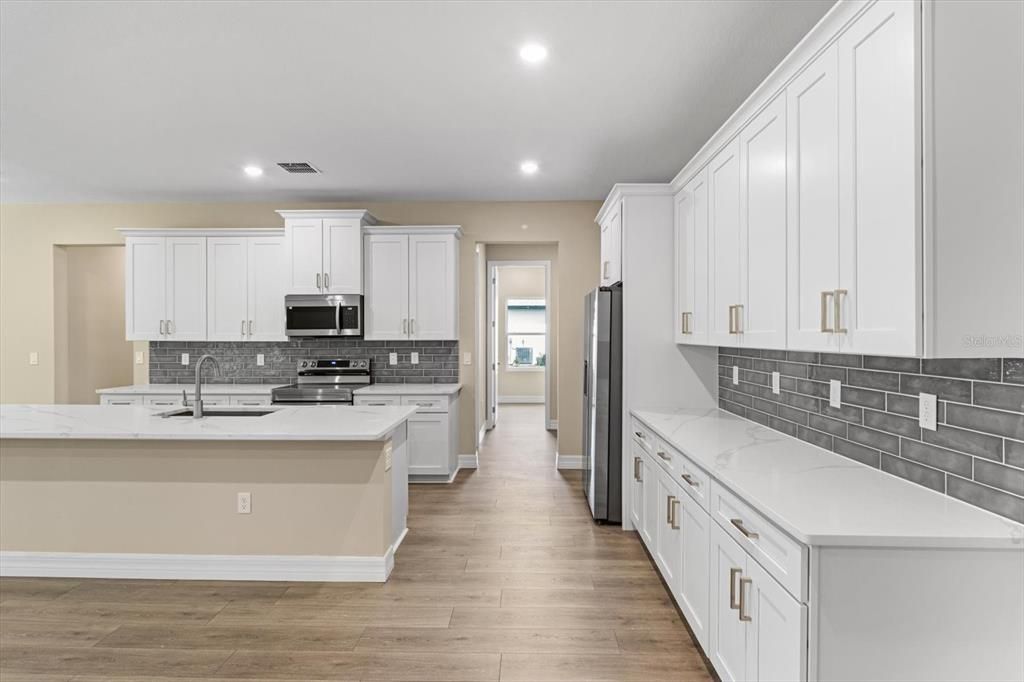 Active With Contract: $475,000 (4 beds, 3 baths, 2478 Square Feet)