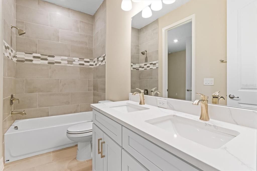 Active With Contract: $475,000 (4 beds, 3 baths, 2478 Square Feet)