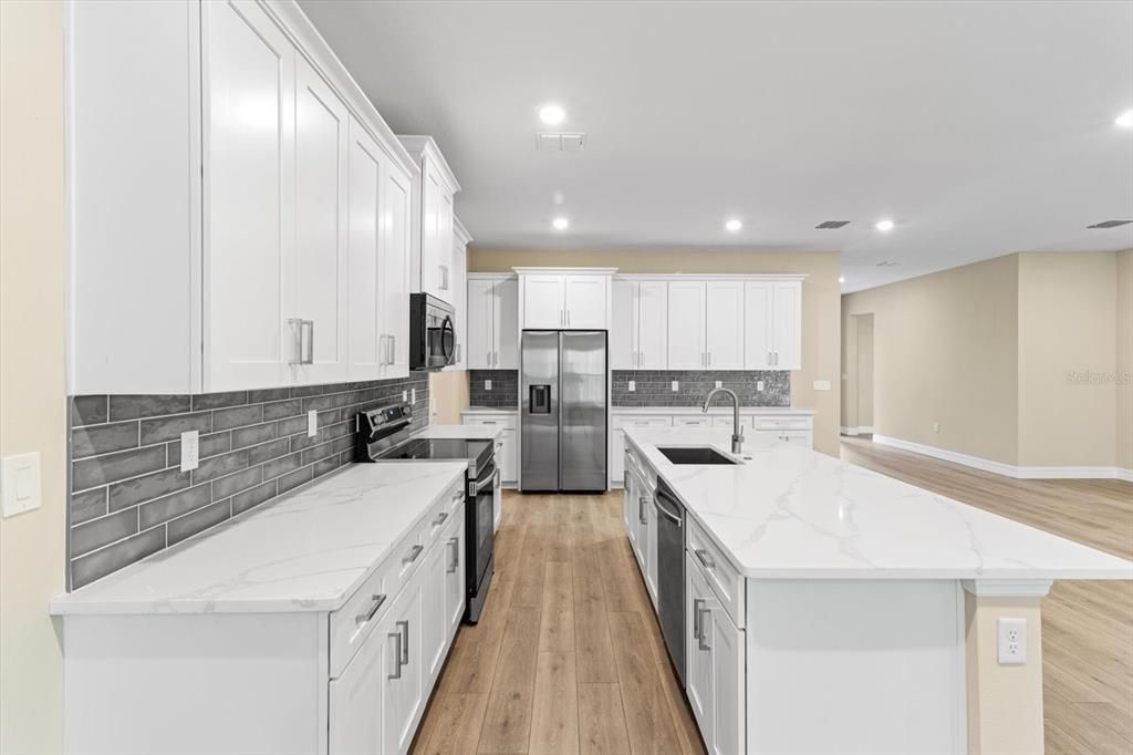 Active With Contract: $475,000 (4 beds, 3 baths, 2478 Square Feet)