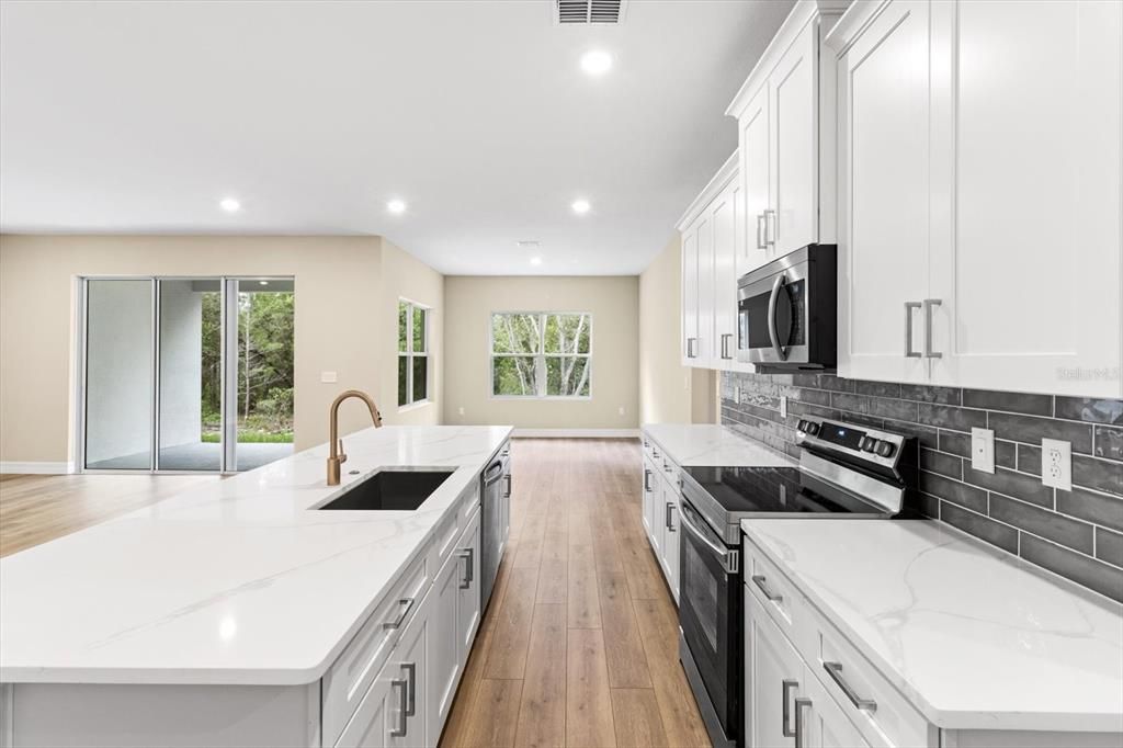 Active With Contract: $475,000 (4 beds, 3 baths, 2478 Square Feet)