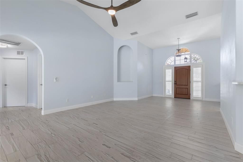 待售: $625,000 (3 贝兹, 2 浴室, 2158 平方英尺)