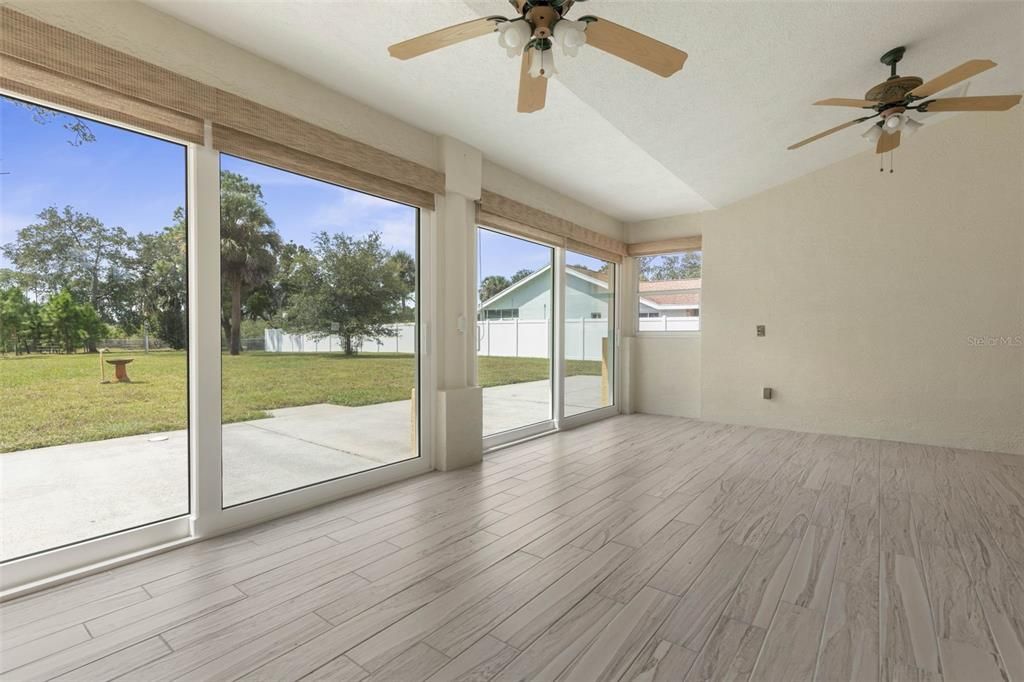 待售: $625,000 (3 贝兹, 2 浴室, 2158 平方英尺)