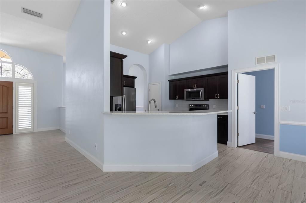 待售: $625,000 (3 贝兹, 2 浴室, 2158 平方英尺)