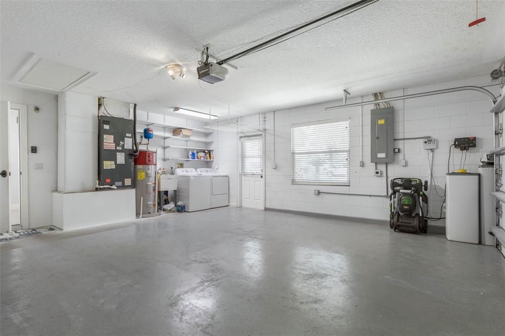 待售: $625,000 (3 贝兹, 2 浴室, 2158 平方英尺)