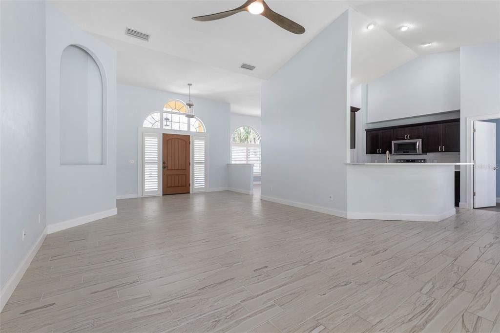 待售: $625,000 (3 贝兹, 2 浴室, 2158 平方英尺)