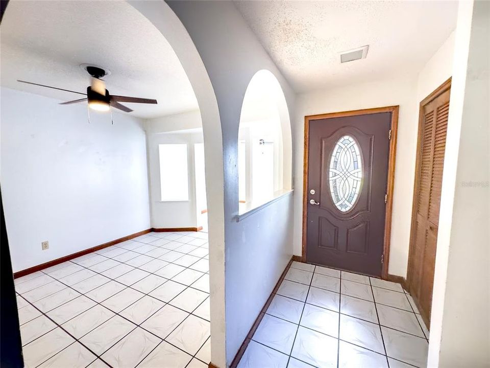 For Sale: $275,000 (2 beds, 2 baths, 1408 Square Feet)