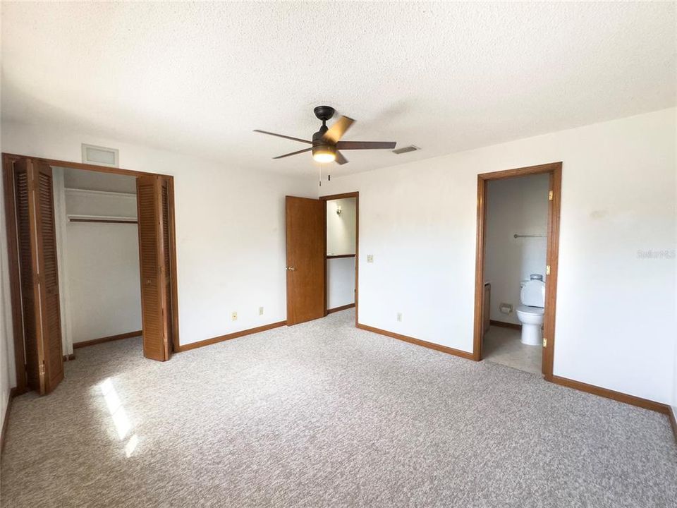 For Sale: $275,000 (2 beds, 2 baths, 1408 Square Feet)