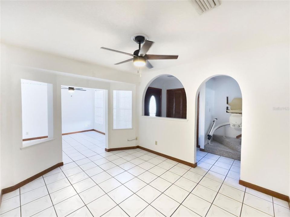 For Sale: $275,000 (2 beds, 2 baths, 1408 Square Feet)