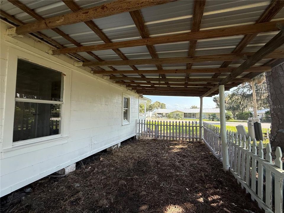 For Sale: $135,000 (2 beds, 1 baths, 680 Square Feet)