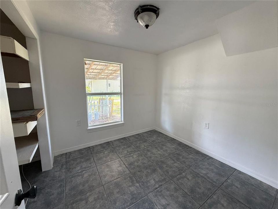 For Sale: $135,000 (2 beds, 1 baths, 680 Square Feet)