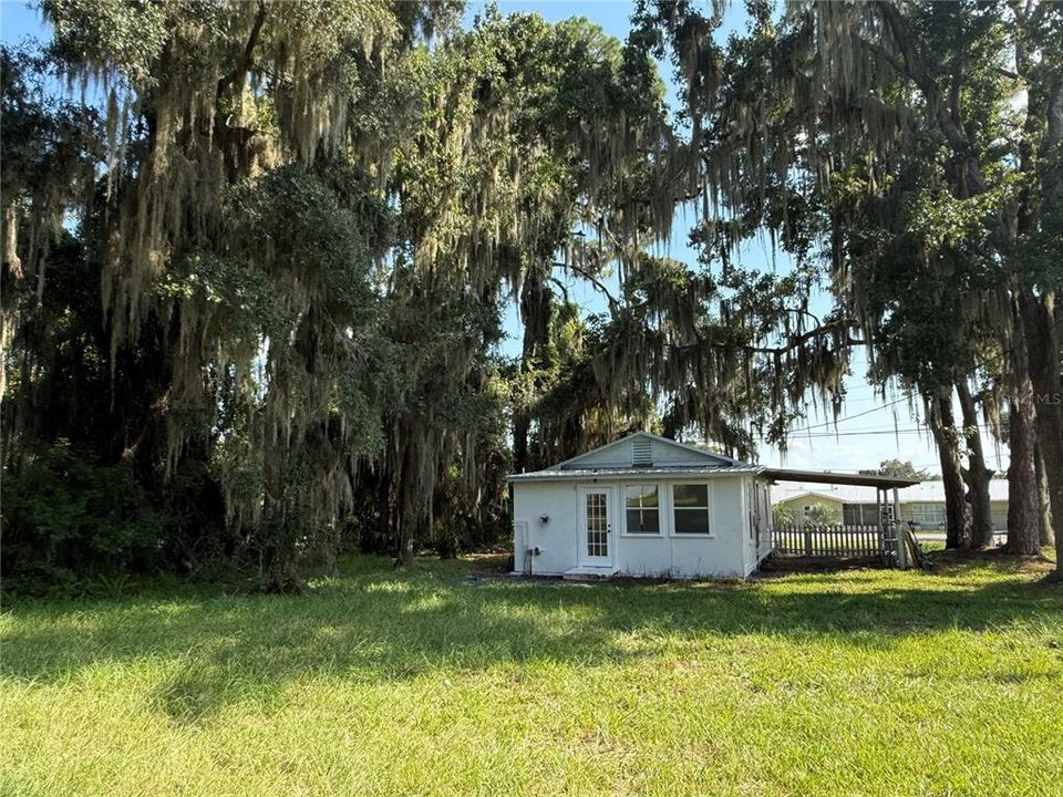 For Sale: $135,000 (2 beds, 1 baths, 680 Square Feet)