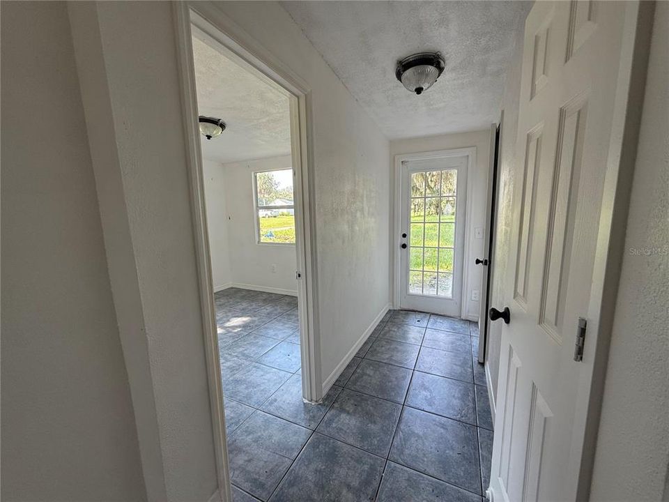 For Sale: $135,000 (2 beds, 1 baths, 680 Square Feet)