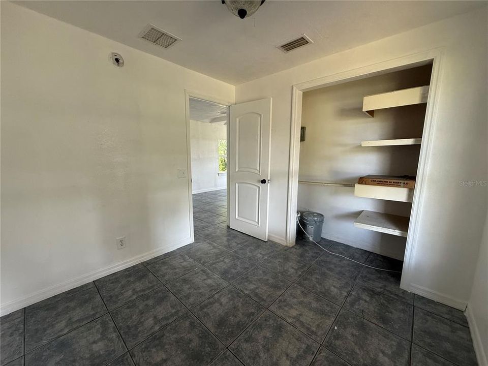 For Sale: $135,000 (2 beds, 1 baths, 680 Square Feet)